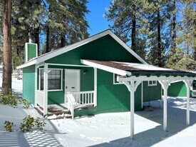 40393 Big Bear Blvd in Big Bear Lake, CA - Building Photo