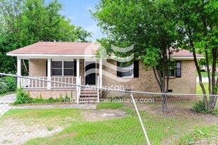 411 Petunia Ave in Macon, GA - Building Photo