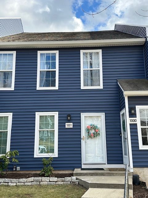 property at 1001 Roundhouse Ct