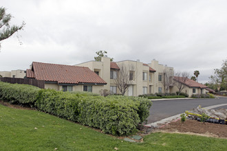 Black Mountain Villas in San Diego, CA - Building Photo - Building Photo