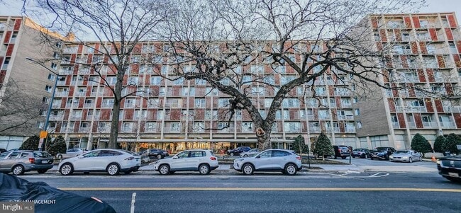 1425 4th St SW, Unit A501 in Washington, DC - Foto de edificio - Building Photo