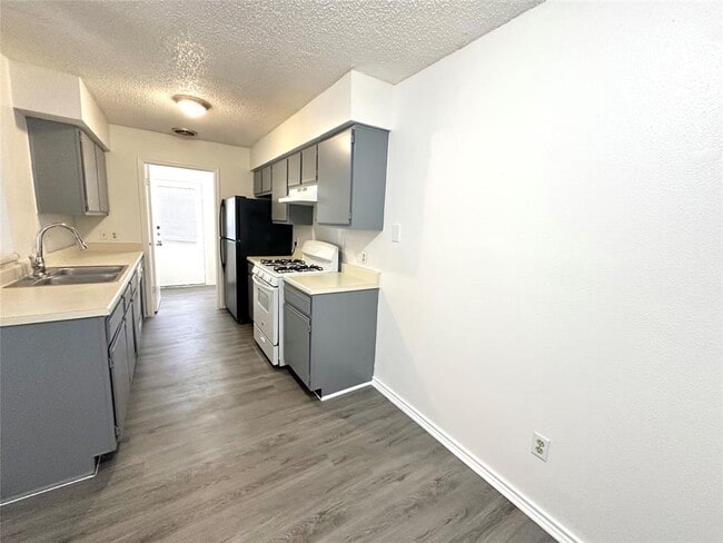 property at 2036 Redwing Way