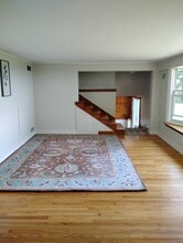 8 Wolfe Ln in Amherst, NH - Building Photo - Building Photo