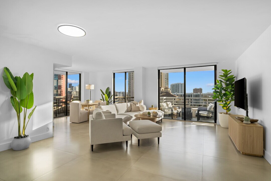 3300 NE 191st St in Aventura, FL - Foto de edificio