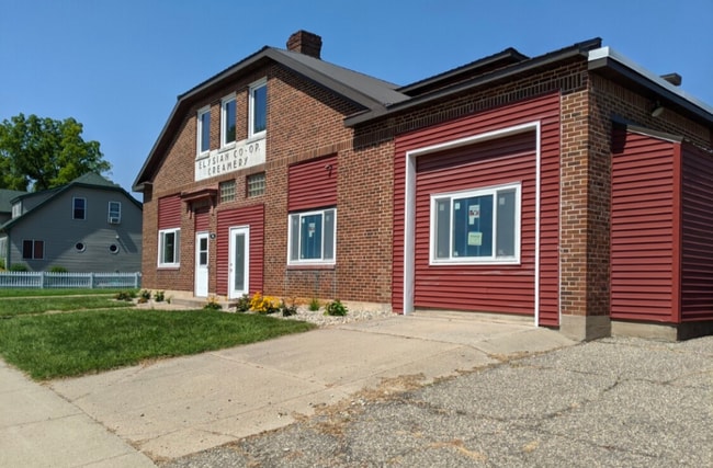 196 W Main St, Unit B