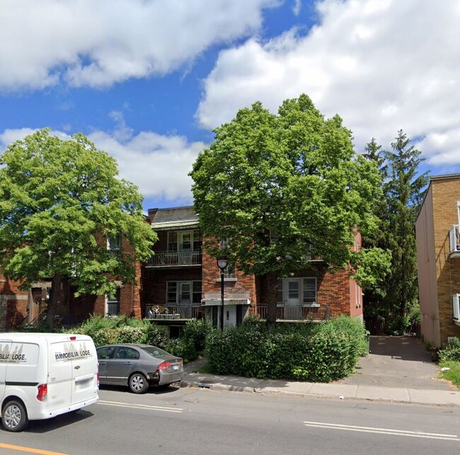 7029 Papineau Av