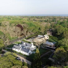 492 Abrahams Path in Amagansett, NY - Building Photo - Building Photo