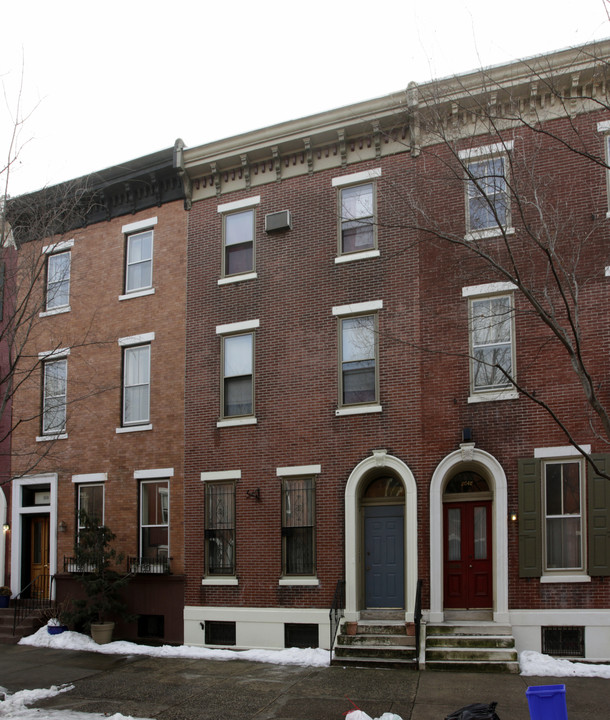 2040 Mount Vernon St in Philadelphia, PA - Building Photo