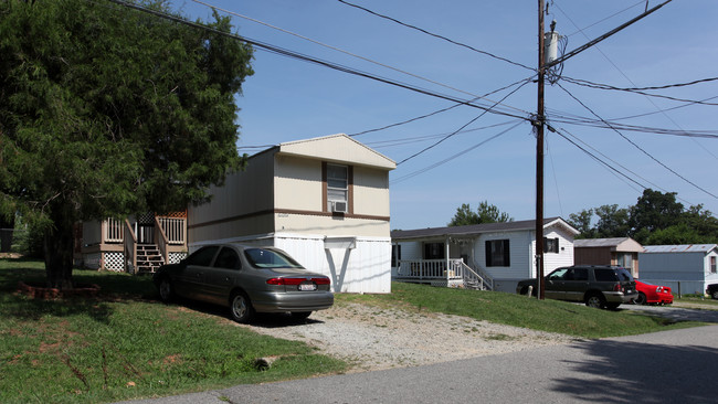 Coltrane Mobile Home Park in High Point, NC - Foto de edificio - Building Photo