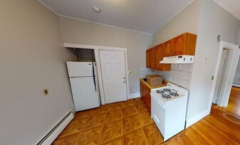 224 Banks St, Unit 6T in Cambridge, MA - Building Photo