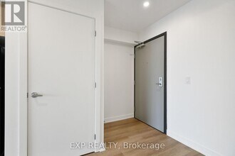 19 Robinson Ave in Ottawa, ON - Building Photo - Building Photo