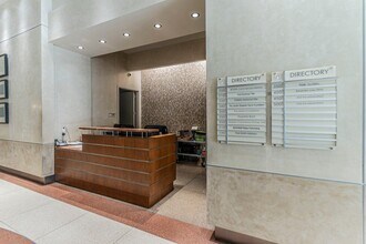 3100 W 7th St, Unit 811 in Fort Worth, TX - Building Photo - Building Photo