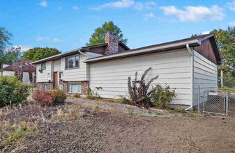 727 E Olympic Ave in Spokane, WA - Building Photo - Building Photo