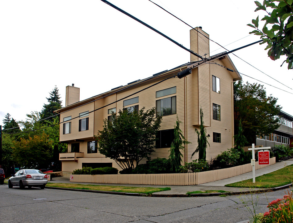 Green Lake Townhouses in Seattle, WA - Building Photo