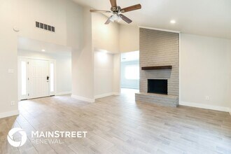 4719 Hidden Springs Dr in Houston, TX - Building Photo - Building Photo