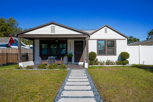 3835 4th Ave N in St. Petersburg, FL - Foto de edificio - Building Photo