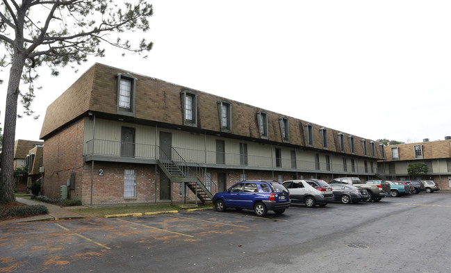 Timberland Apartments in Gretna, LA - Building Photo - Building Photo