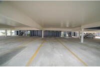 18519 Egret Bay Blvd, Unit Egret Bay Condos in Houston, TX - Building Photo - Building Photo