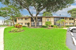 10959 W Clairmont Cir in Tamarac, FL - Building Photo