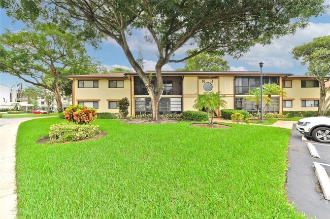10959 W Clairmont Cir in Tamarac, FL - Building Photo - Building Photo