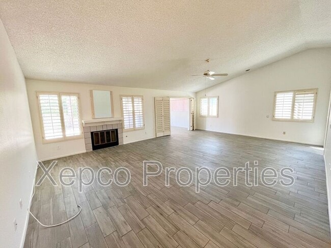 43922 Warner Trail in Palm Desert, CA - Building Photo - Building Photo