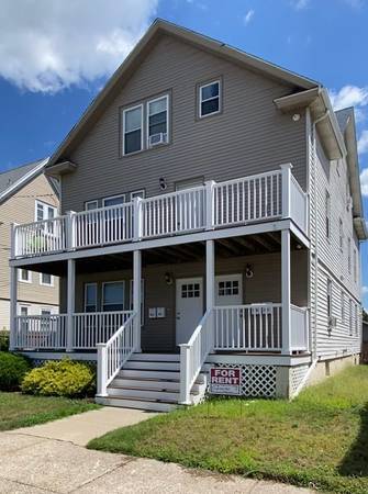 22 Benjamin St, Unit Second Floor in Pawtucket, RI - Foto de edificio