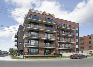 Lara Condos in Montréal, QC - Building Photo - Building Photo