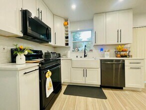 4231 NW 1st Dr in Deerfield Beach, FL - Building Photo - Building Photo