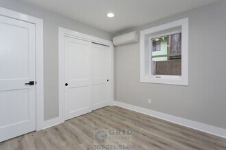 2537 SE 35th Pl in Portland, OR - Building Photo - Building Photo