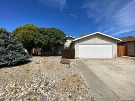 9517 Hollingsworth Way in Sacramento, CA - Building Photo