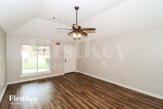 982 Dusty Cove in Cordova, TN - Foto de edificio - Building Photo