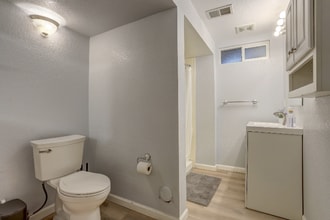 7777 Umatilla St, Unit A in Denver, CO - Foto de edificio - Building Photo