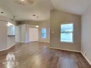 6006 Ashley Spring in San Antonio, TX - Building Photo - Building Photo