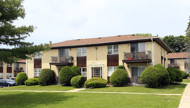 Regency Village in Monsey, NY - Building Photo - Building Photo