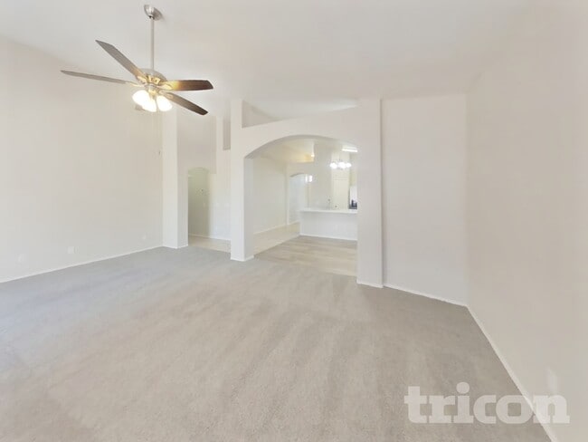 2836 S 66th Ave in Phoenix, AZ - Building Photo - Building Photo