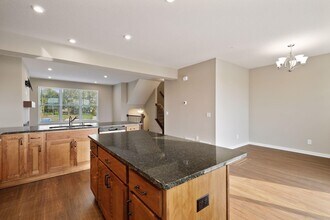 6532 Joliet Ave S in Cottage Grove, MN - Foto de edificio - Building Photo