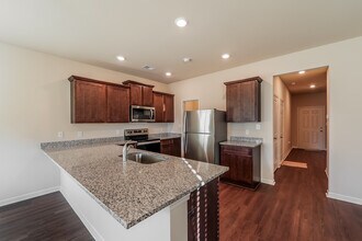 6048 Rainbow Row in Pell City, AL - Building Photo - Building Photo