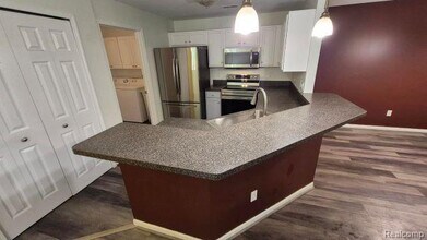 5203 Chesapeake Cir in Commerce Township, MI - Building Photo - Building Photo