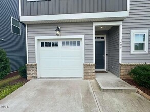 3406 Star Vw Dr in Raleigh, NC - Building Photo - Building Photo