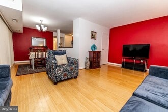 3850 Bel Pre Rd, Unit Bel Pre in Silver Spring, MD - Building Photo - Building Photo