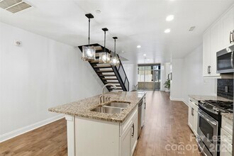 701 Royal Ct in Charlotte, NC - Building Photo - Building Photo