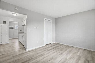 547 E Fairview Ave in Spokane, WA - Foto de edificio - Building Photo