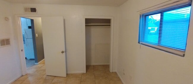 820 Apache Ave NW in Albuquerque, NM - Building Photo - Building Photo