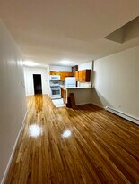 722 Ocean Ave in Jersey City, NJ - Building Photo