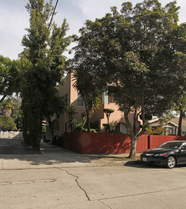 1334 N June St in Los Angeles, CA - Foto de edificio - Building Photo