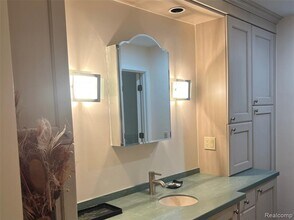 6358 Timberwood S in West Bloomfield Township, MI - Building Photo - Building Photo