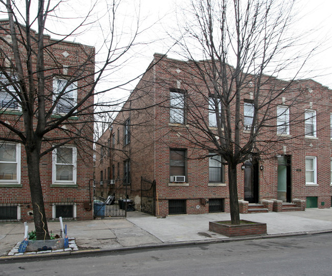 327 Eldert St in Brooklyn, NY - Building Photo - Building Photo