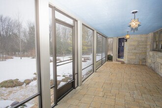 10620 W Heather Dr in Mequon, WI - Building Photo - Building Photo