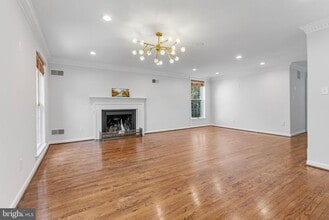 11008 Wickshire Way in Rockville, MD - Building Photo - Building Photo