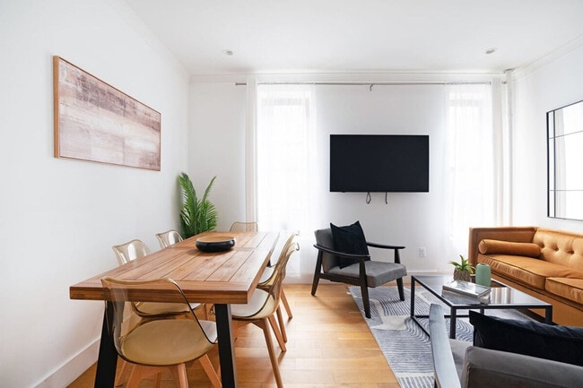 403 E 69th St in New York, NY - Building Photo - Building Photo
